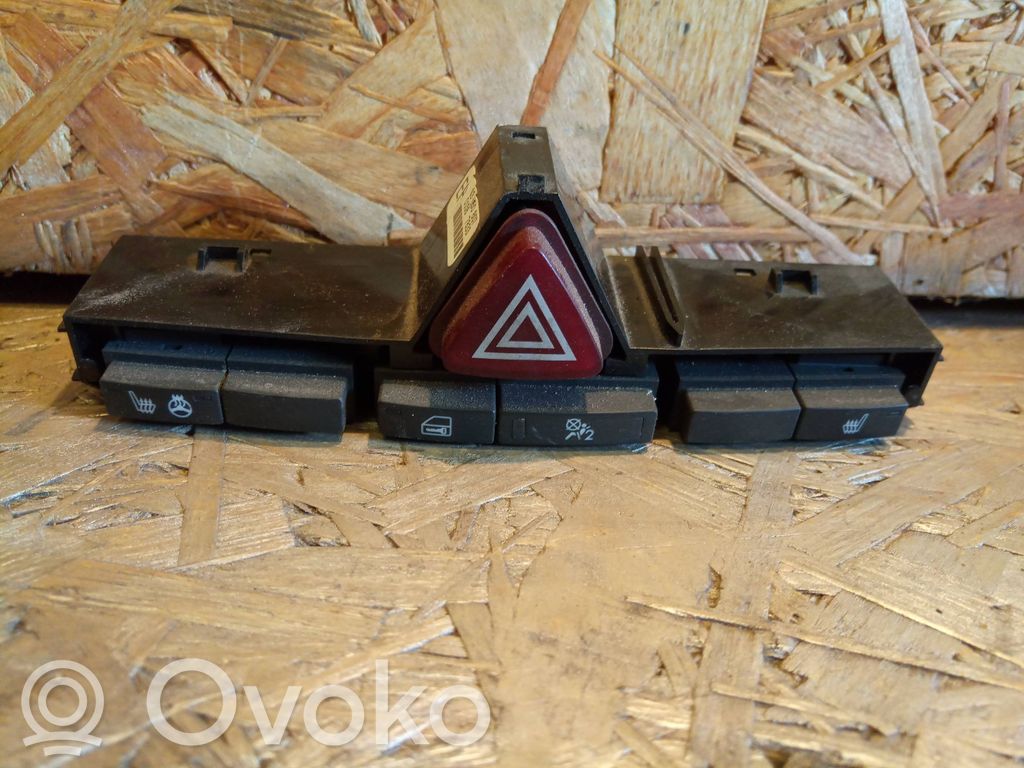 Opel Corsa D Botón interruptor de luz de peligro 