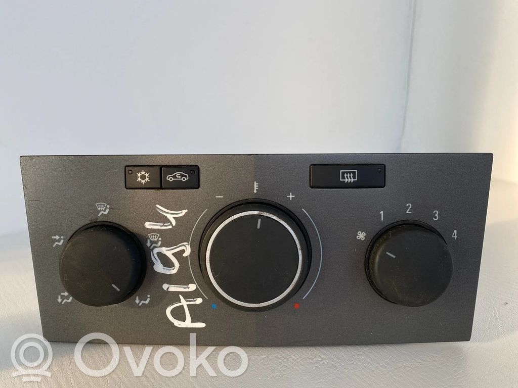 Opel Astra H Climate control unit 
