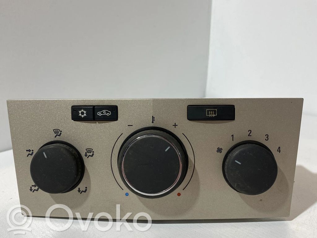 Opel Astra H Climate control unit 