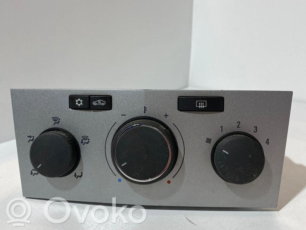 Opel Astra H Climate control unit 