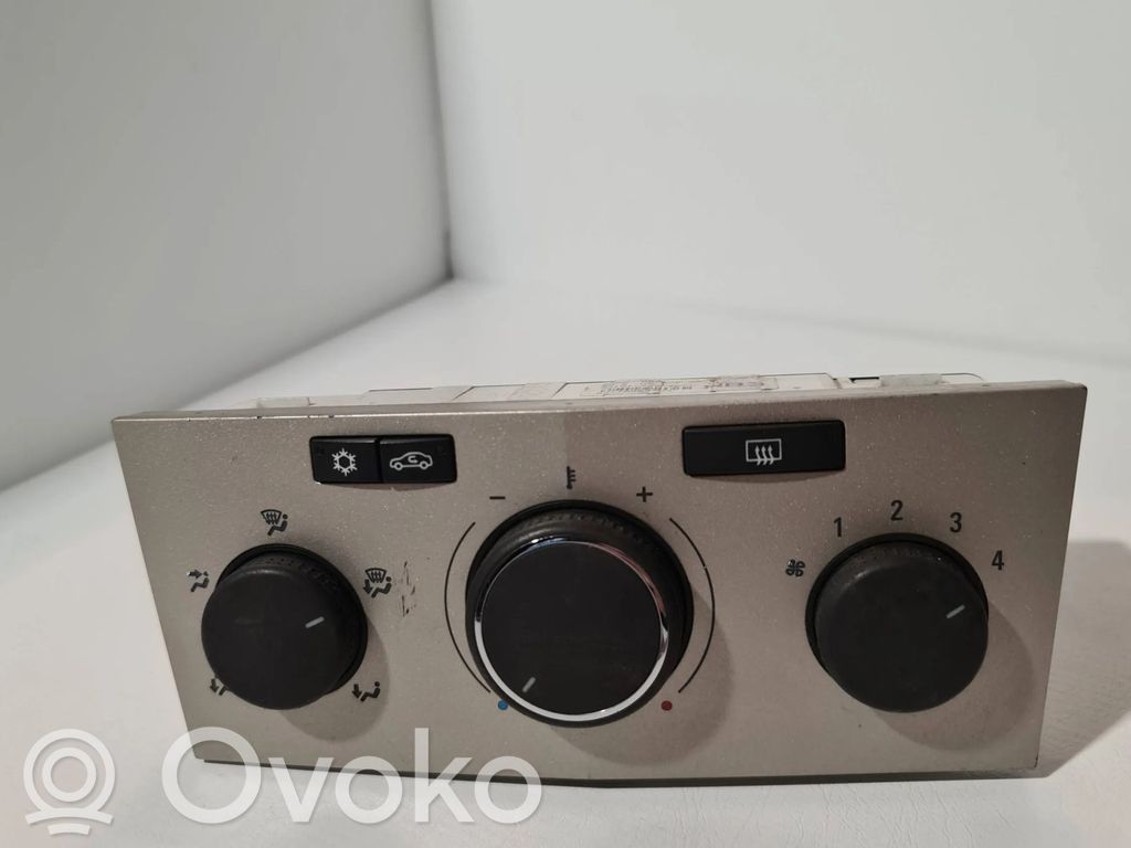 Opel Astra H Climate control unit 