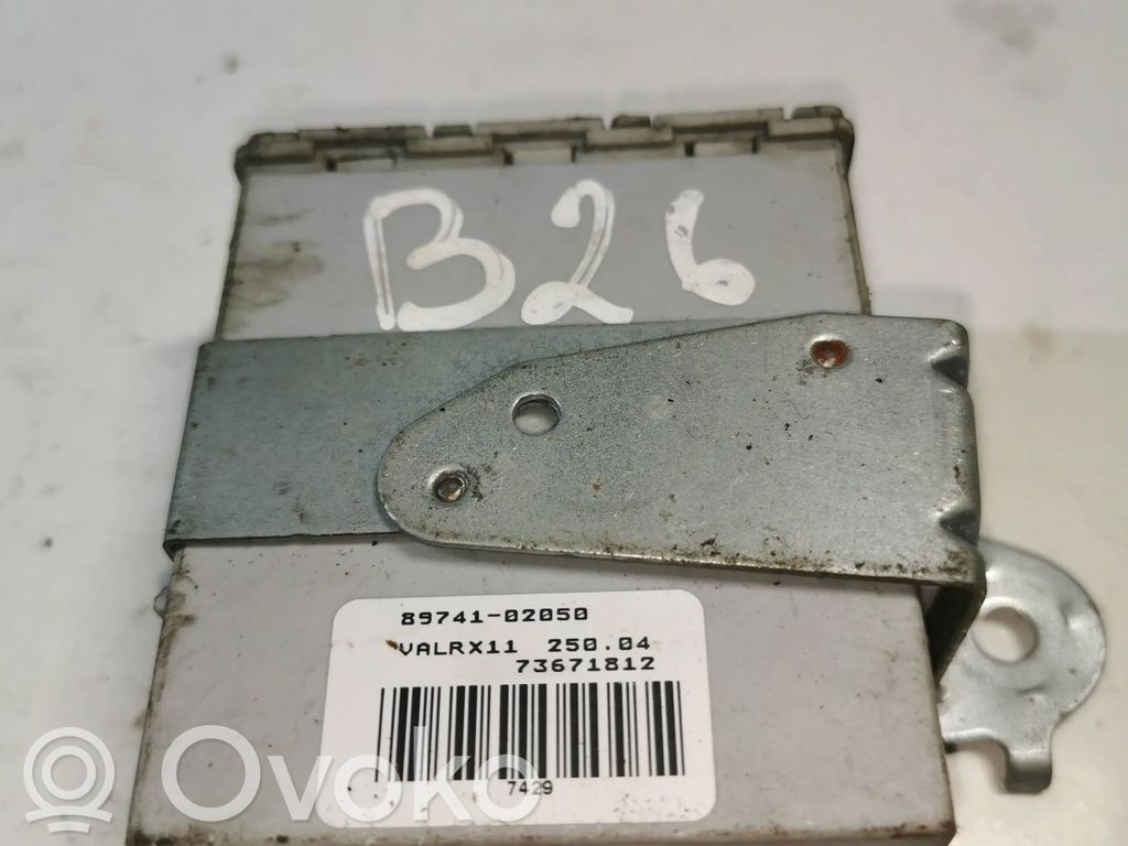 Toyota Corolla E120 E130 Door central lock control unit/module 