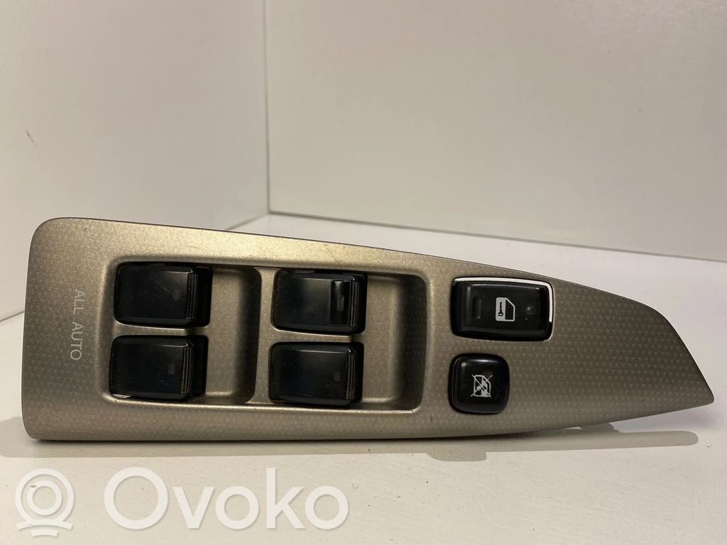Toyota Avensis Verso Electric window control switch 