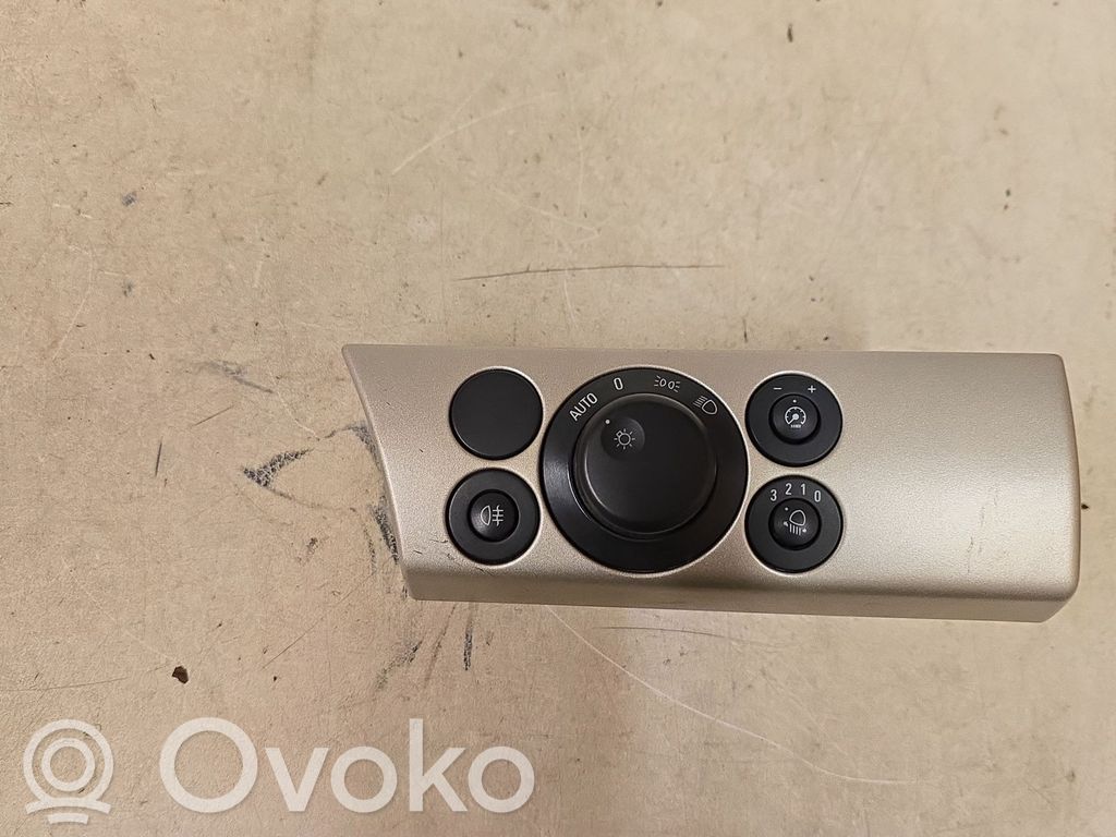 Opel Astra H Light switch 