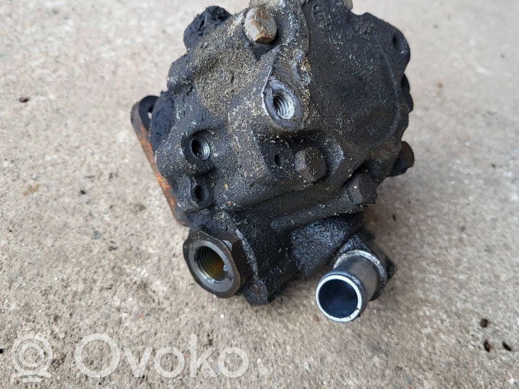 Audi A6 S6 C5 4B Power steering pump 