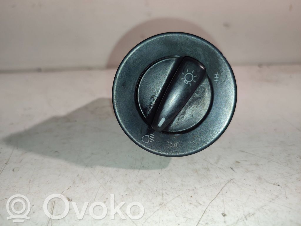 Volkswagen PASSAT B5 Light switch 