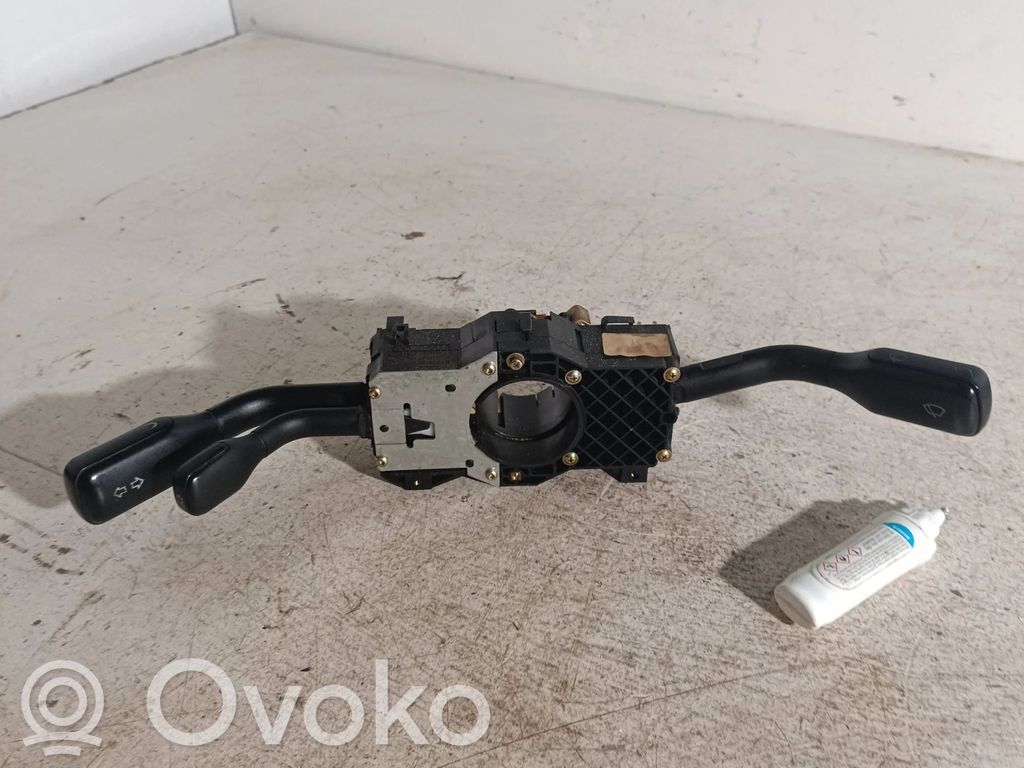Audi A4 S4 B5 8D Interruptor/palanca de limpiador de luz de giro 