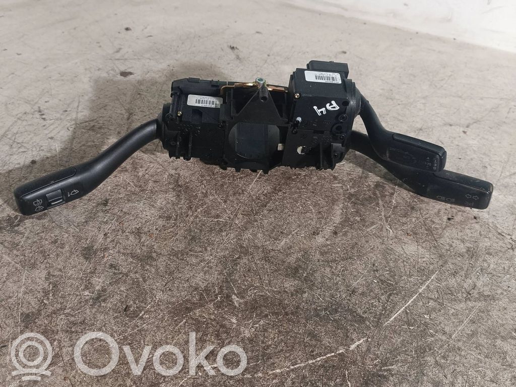 Audi A4 S4 B6 8E 8H Wiper turn signal indicator stalk/switch 