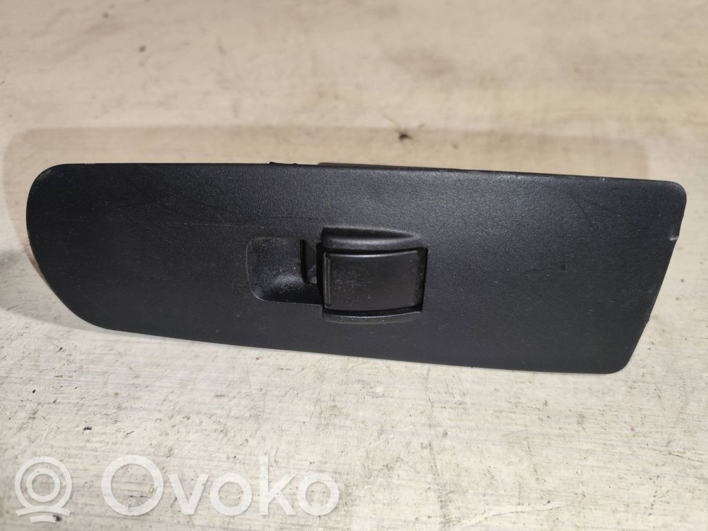 Mitsubishi Colt Electric window control switch 