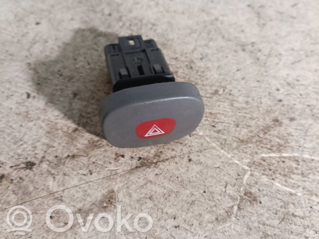 Renault Clio II Hazard light switch 
