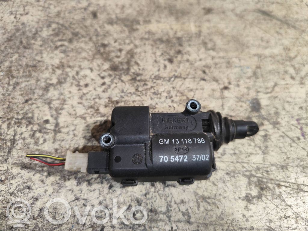 Opel Zafira A Central locking motor 