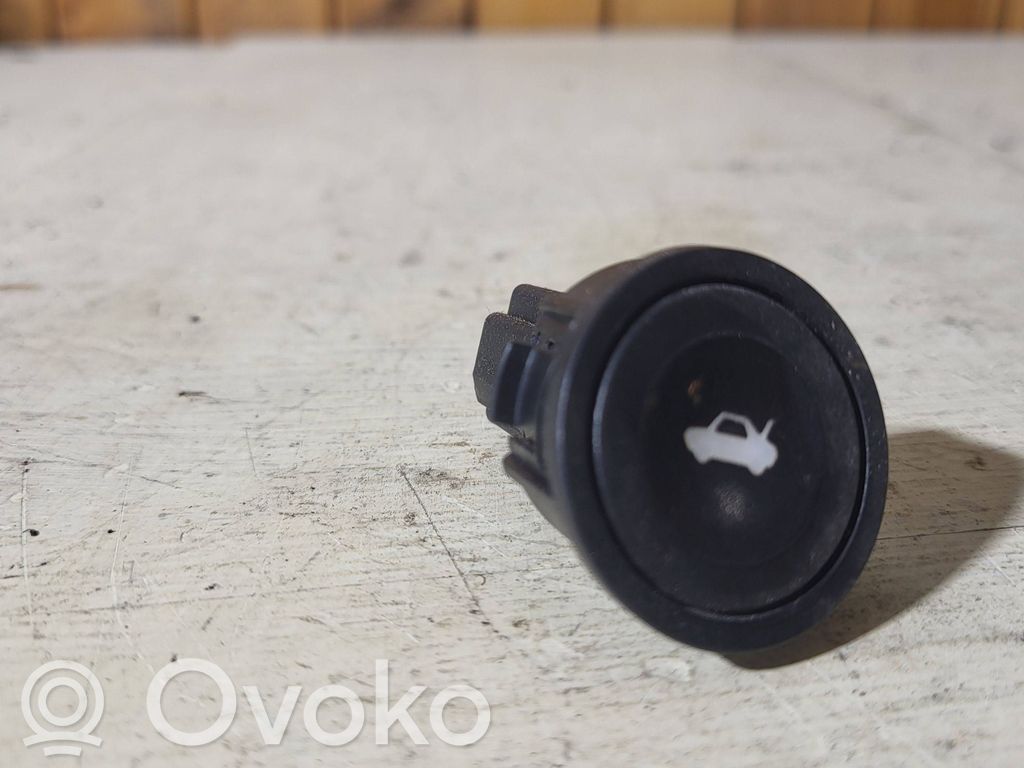 Ford Fiesta Tailgate opening switch 