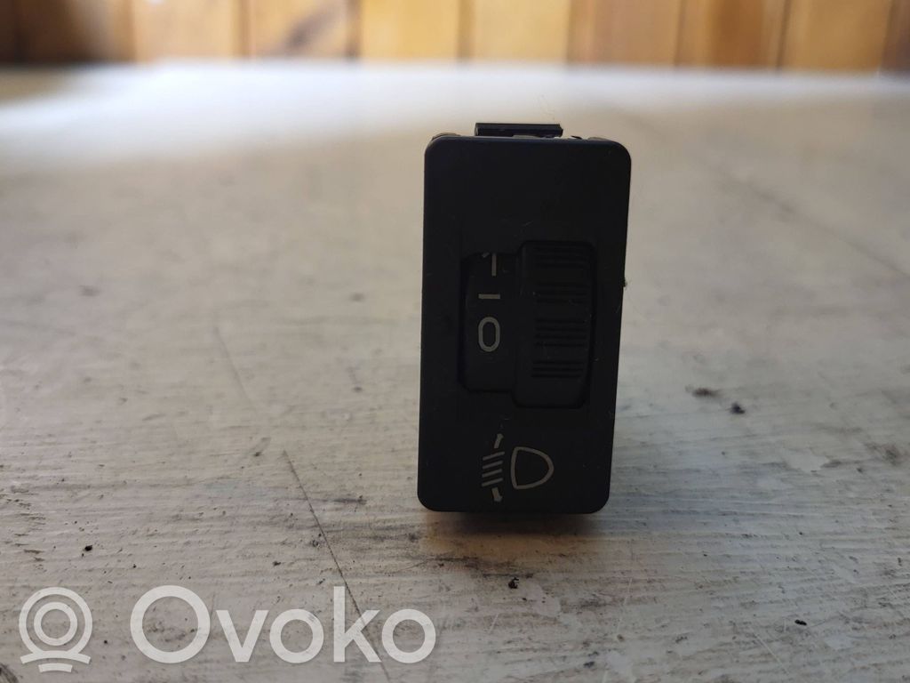 Peugeot 307 Headlight level height control switch 