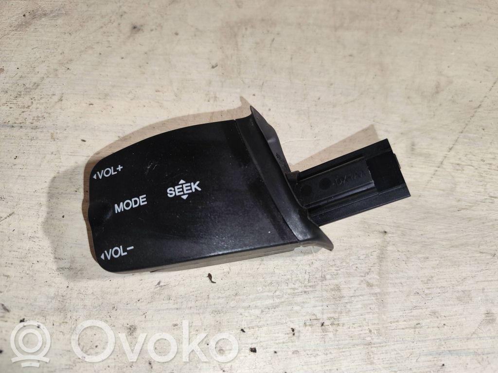 Ford Focus Sound control switch 