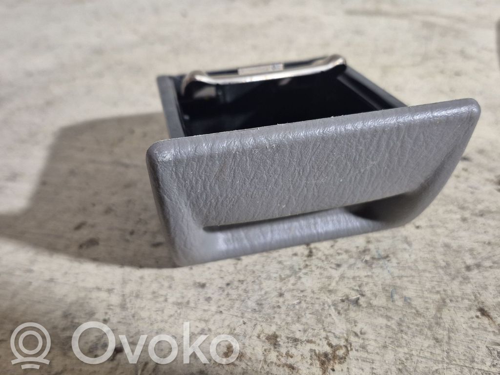 Mazda Premacy Aschenbecher 