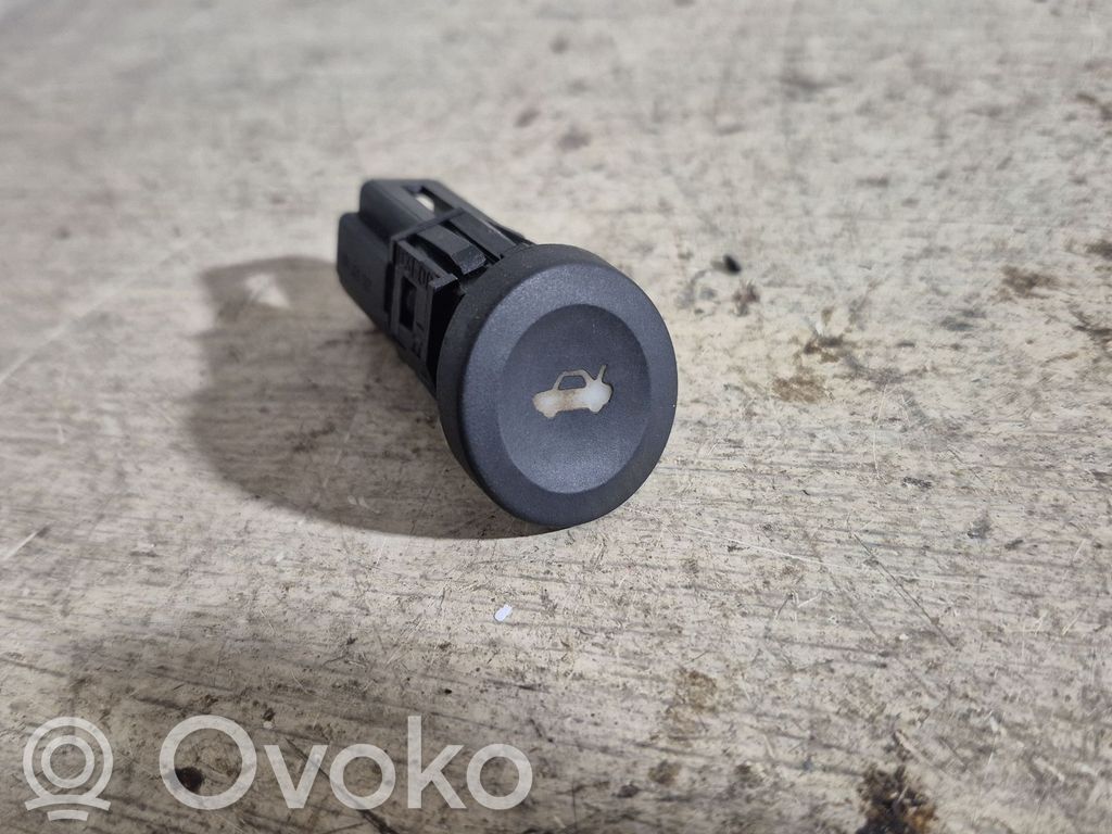 Ford Fiesta Tailgate/trunk/boot open switch 