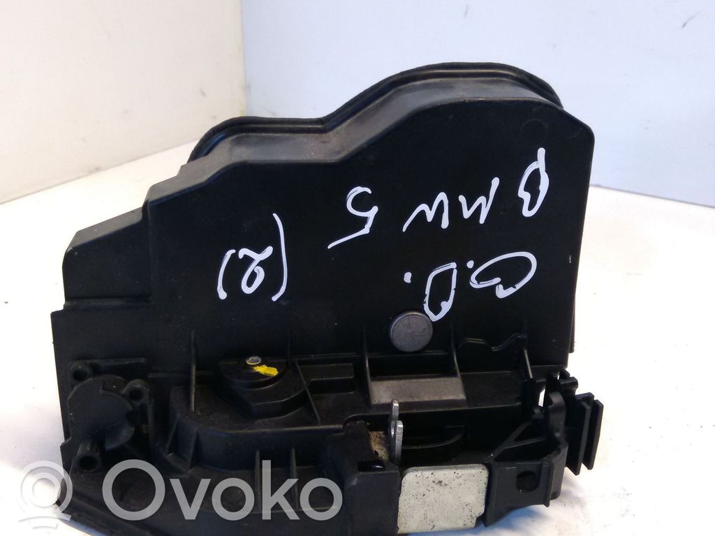 BMW 5 E60 E61 Aizmugurē slēdzene 