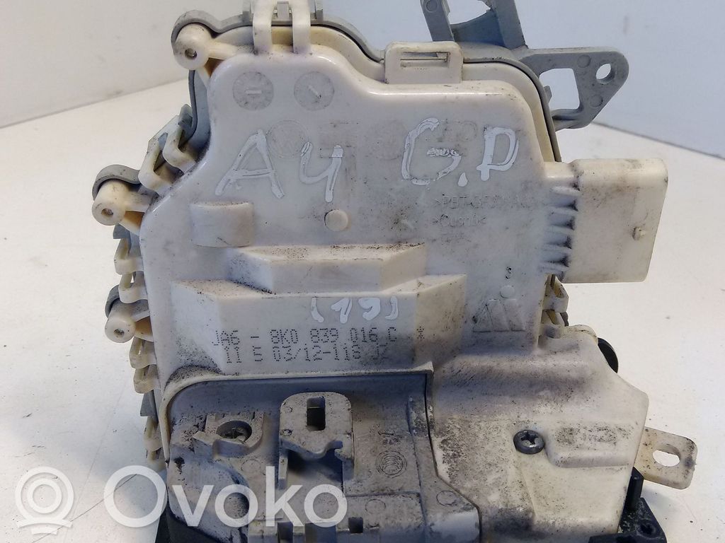 Audi A4 S4 B8 8K Takaoven lukko 