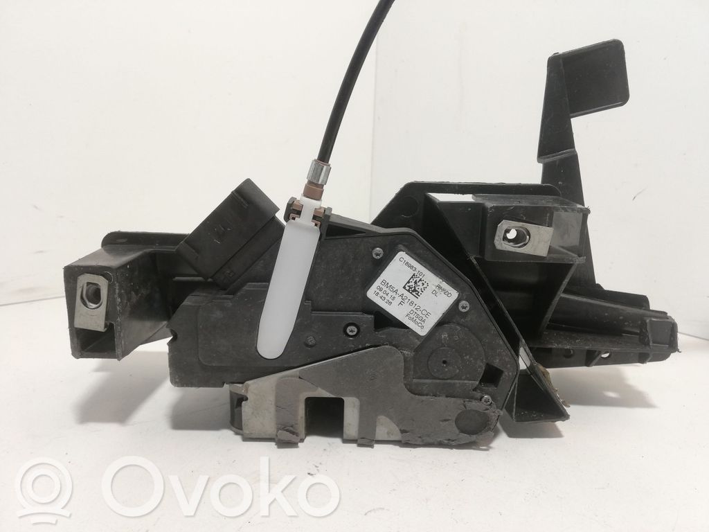 Ford Mondeo MK V Priekšpusē slēdzene 