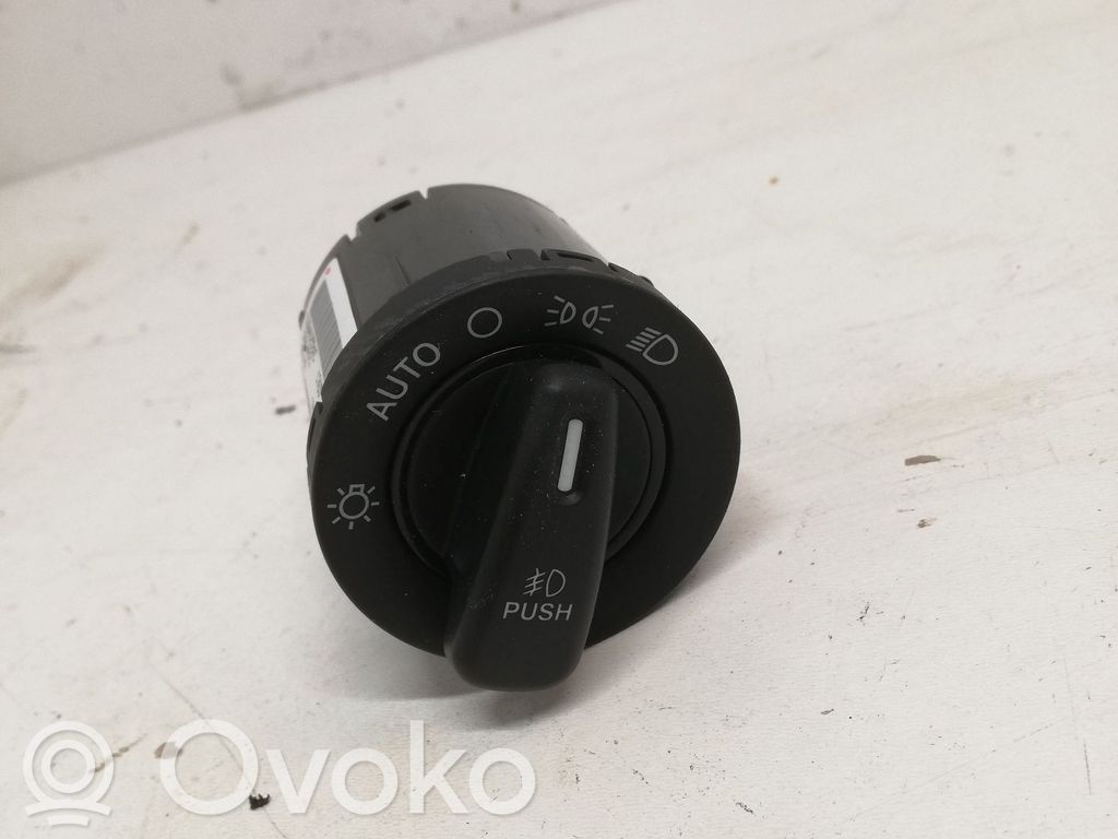 Chrysler Town & Country V Light switch 