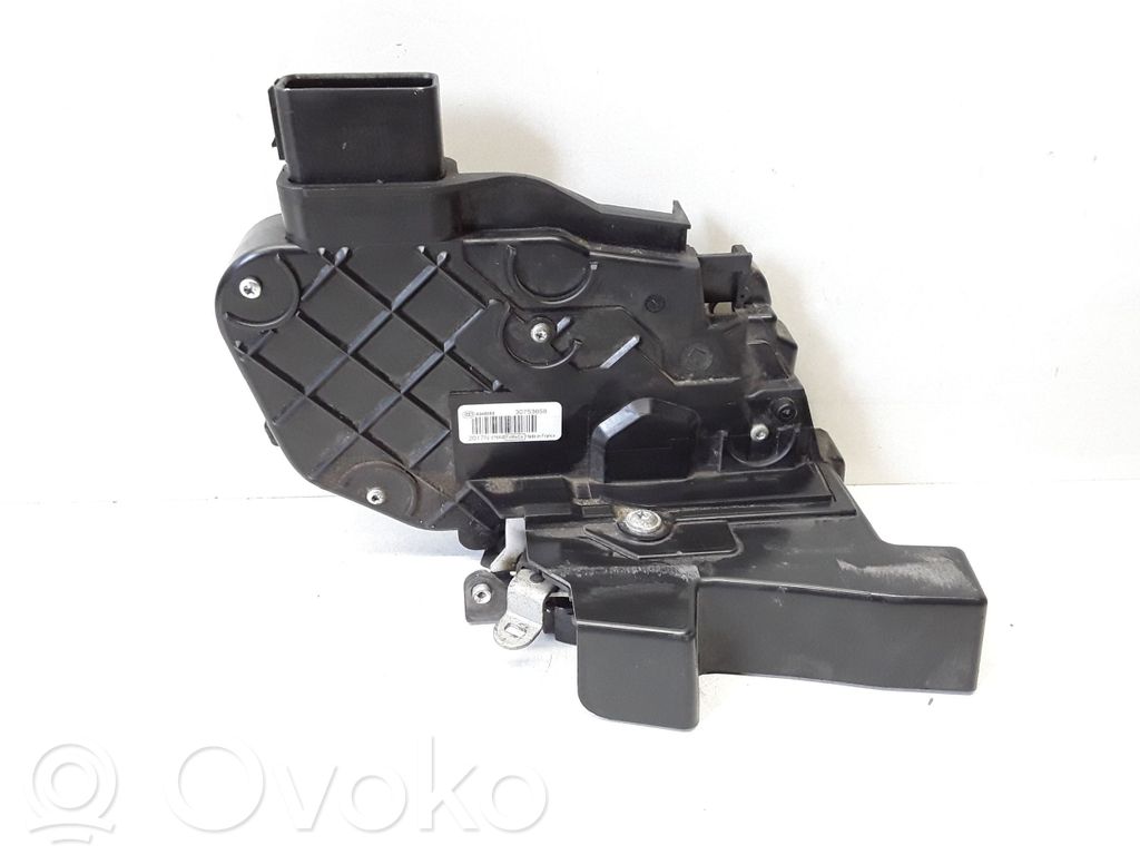 Volvo V50 Front door lock 