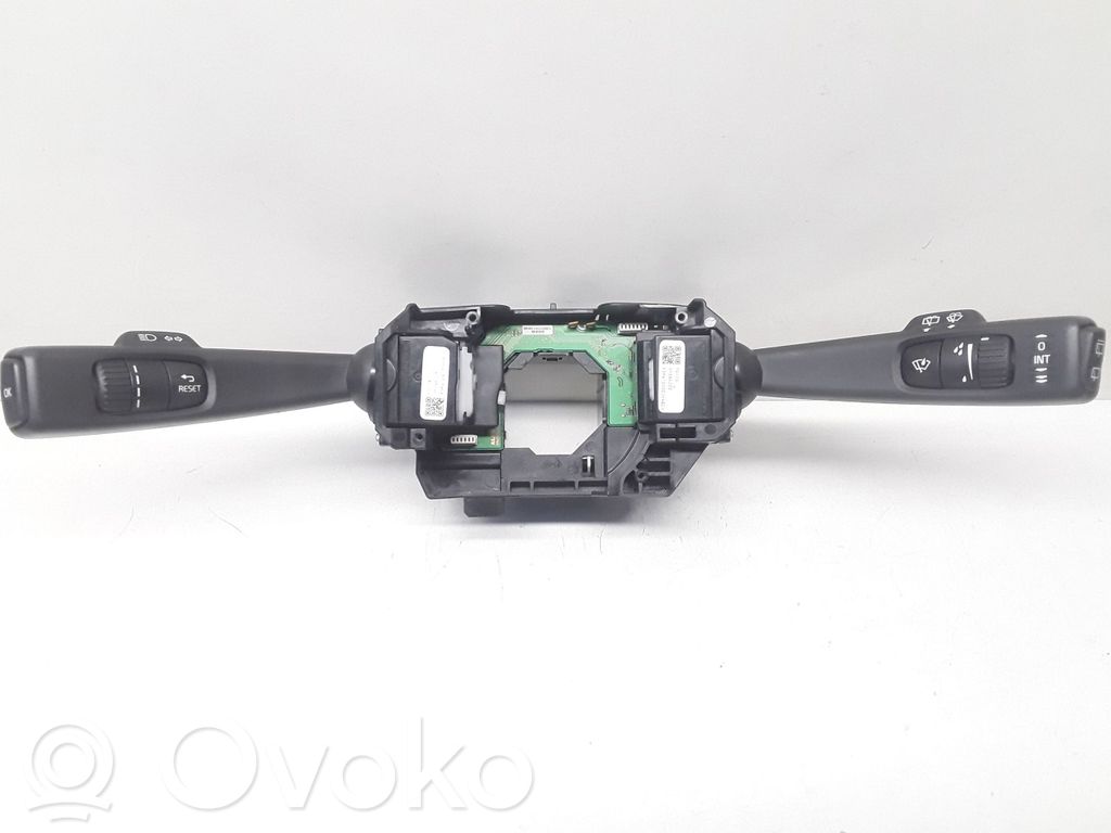 Volvo V40 Wiper turn signal indicator stalk/switch 