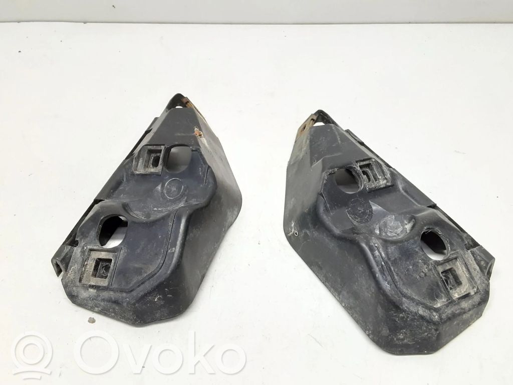 Volvo V50 Front bumper mounting bracket 