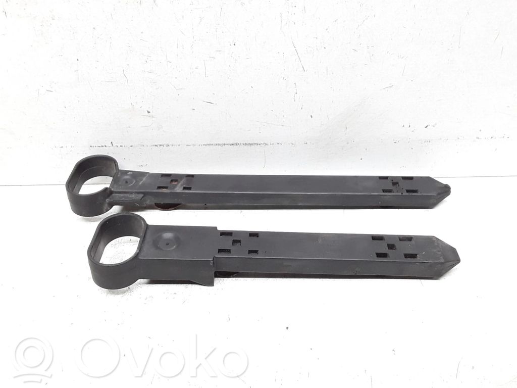 Volvo S60 Headlight/headlamp mounting bracket 