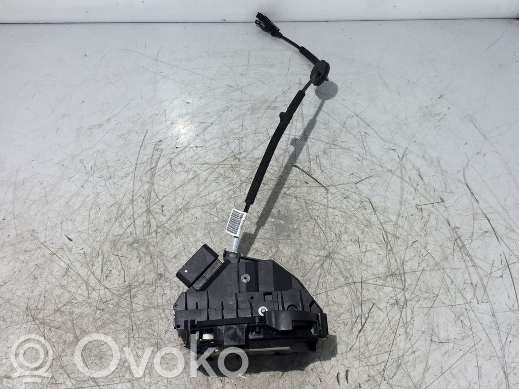 Ford Transit -  Tourneo Connect Priekšpusē slēdzene 