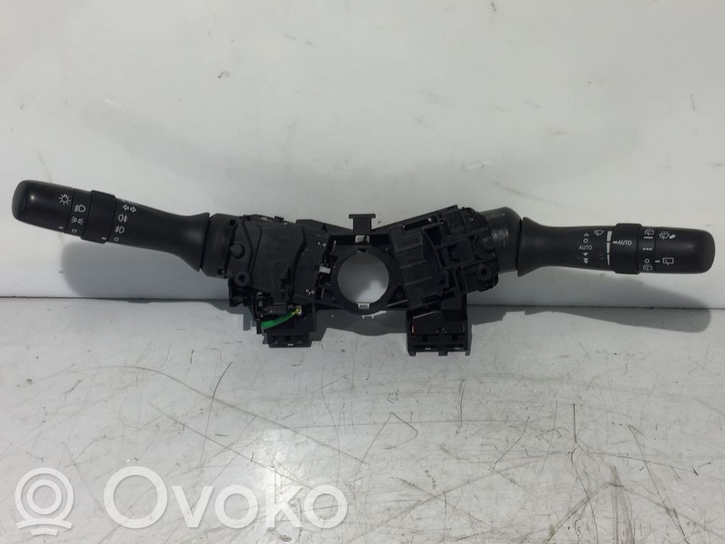 Toyota Yaris Wiper turn signal indicator stalk/switch 