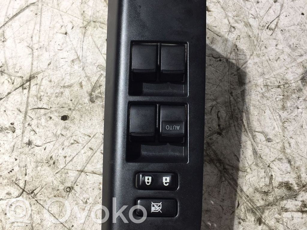 Toyota RAV 4 (XA40) Electric window control switch 