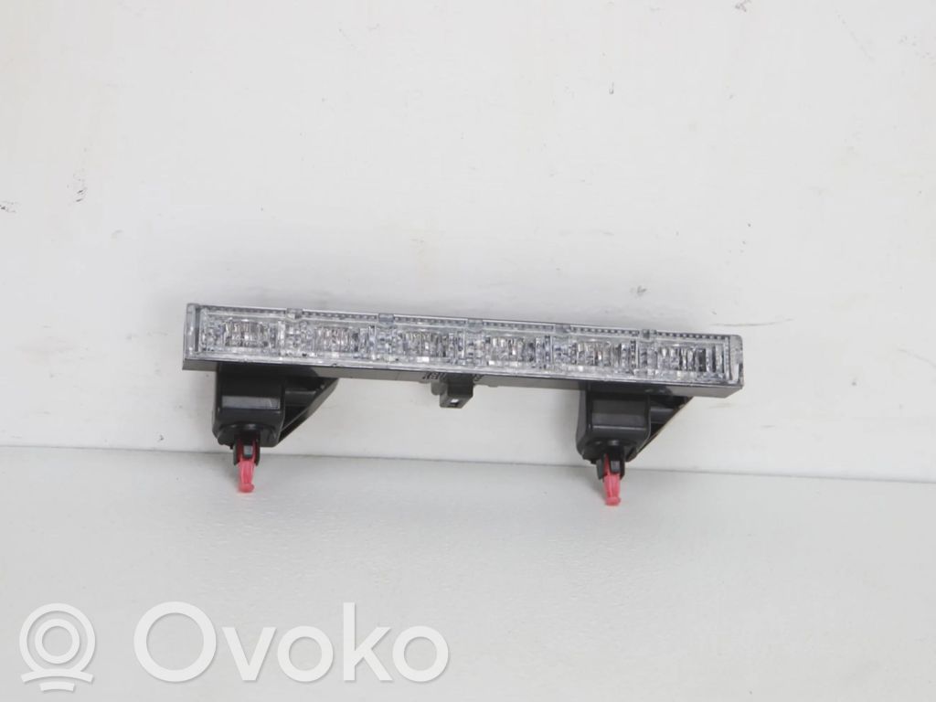 Toyota Auris E180 Papildomas stop žibintas 