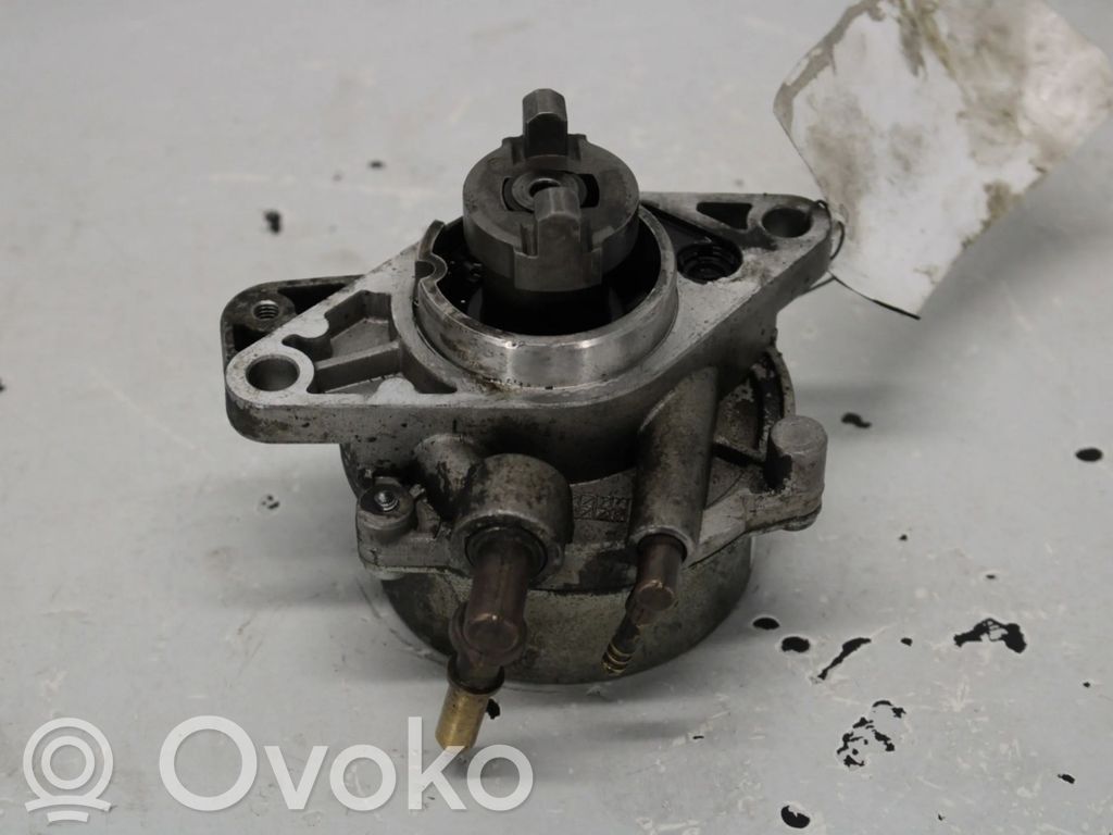 Opel Corsa D Vacuum pump 