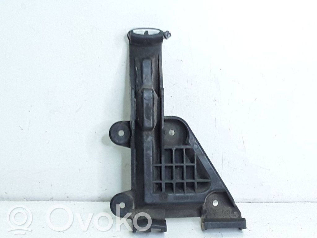 Audi 80 90 S2 B4 Front bumper mounting bracket 