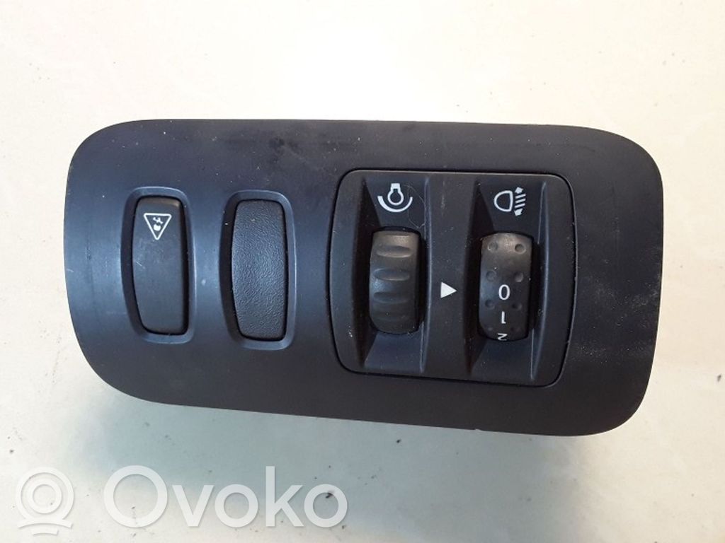 Renault Megane II Headlight level height control switch 