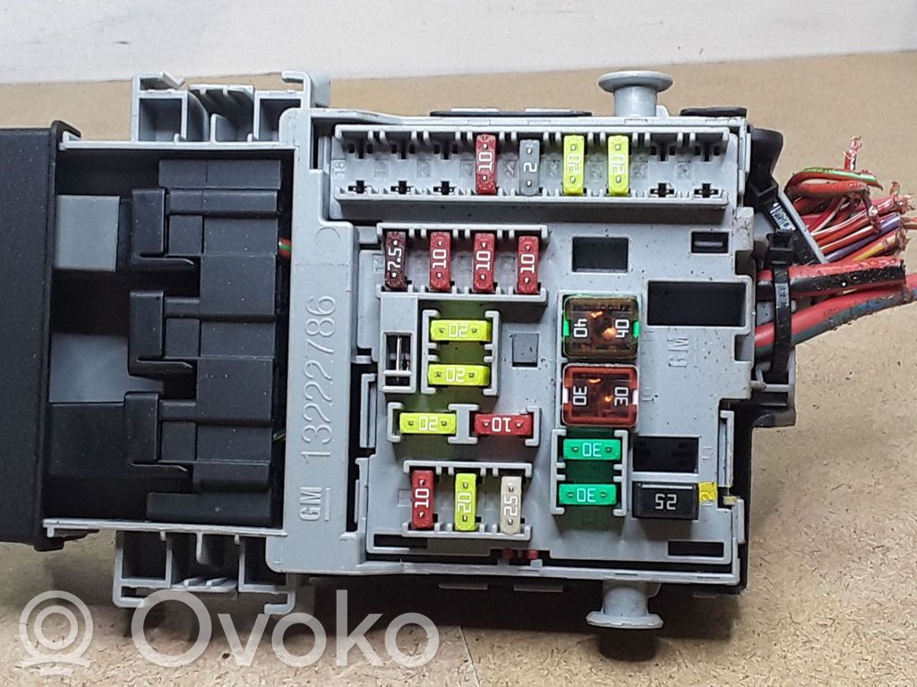 Opel Insignia A Fuse module 