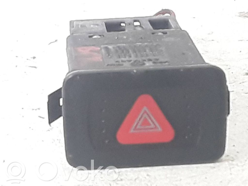 Volkswagen Bora Avārijas lukturu slēdzis 