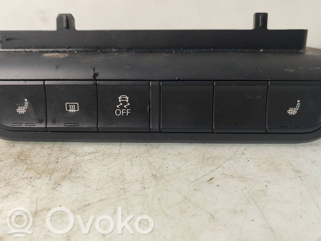 Audi A1 Seat heating switch 