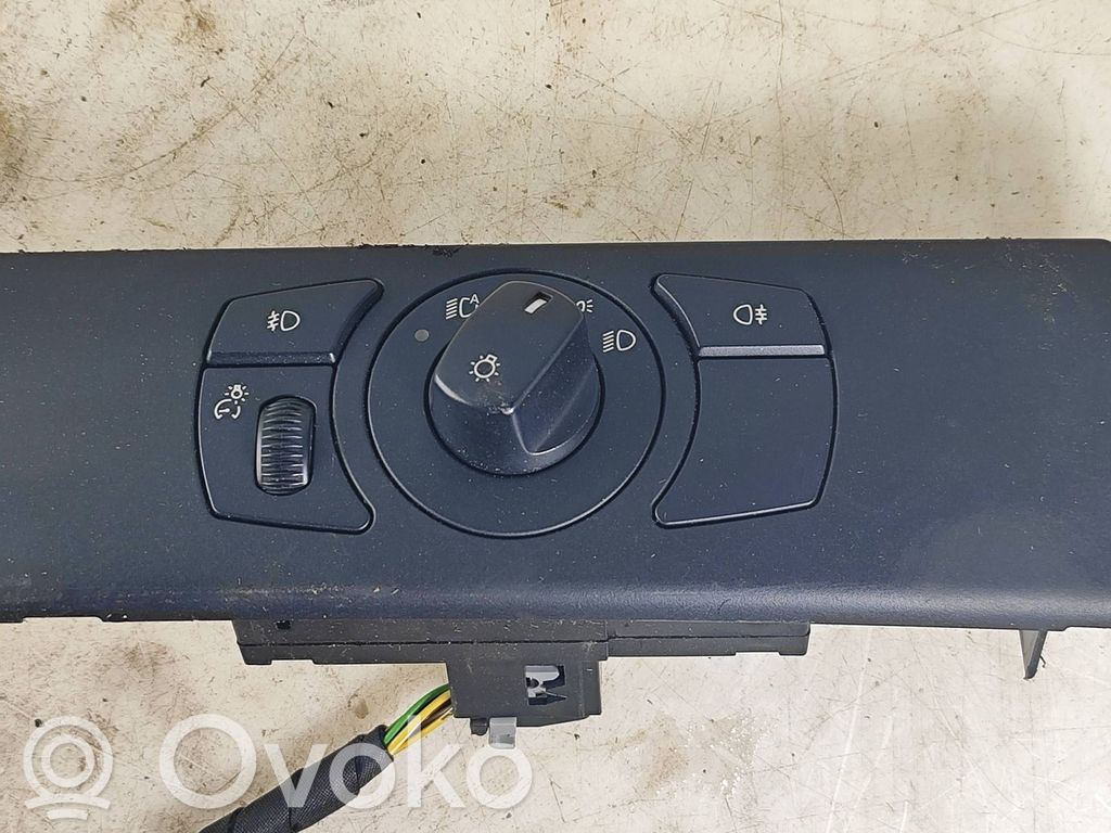 Light switch   6925252,3328020100,6925252