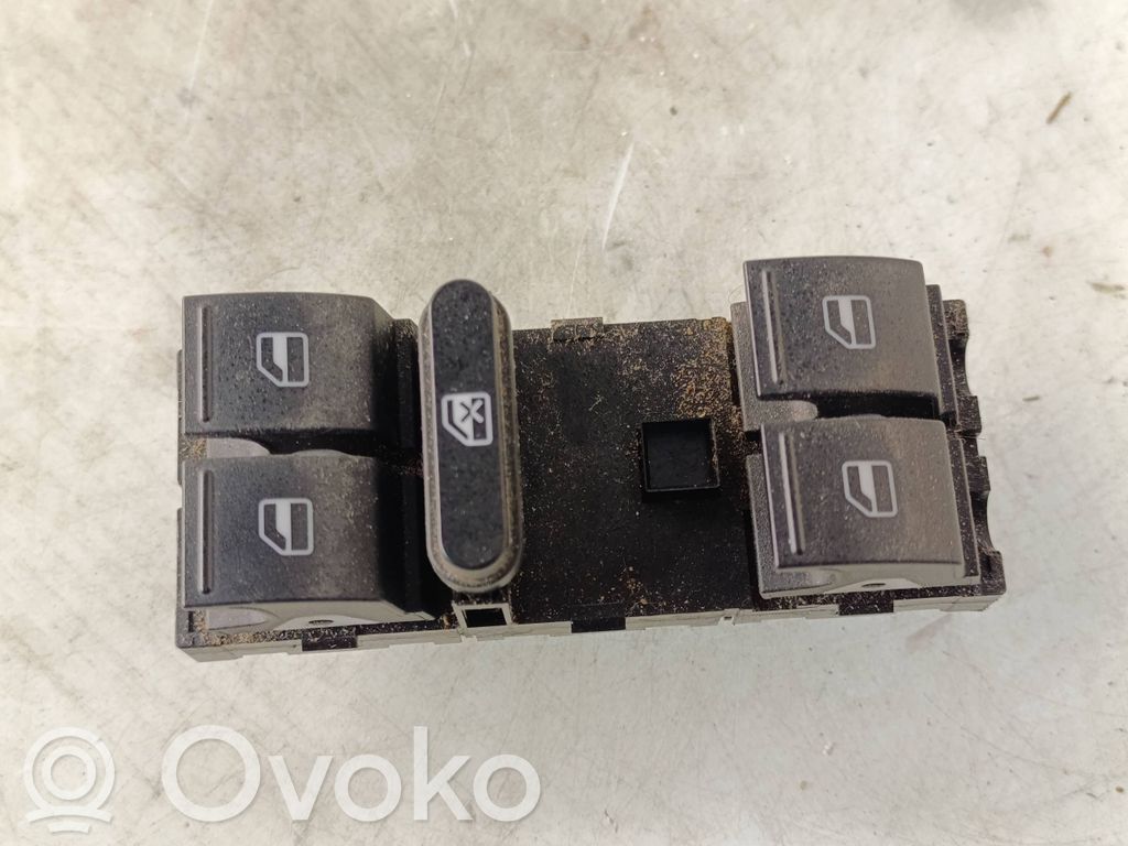 Volkswagen PASSAT B7 Electric window control switch 