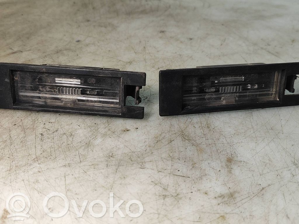 Opel Astra H Éclairage de plaque d'immatriculation 
