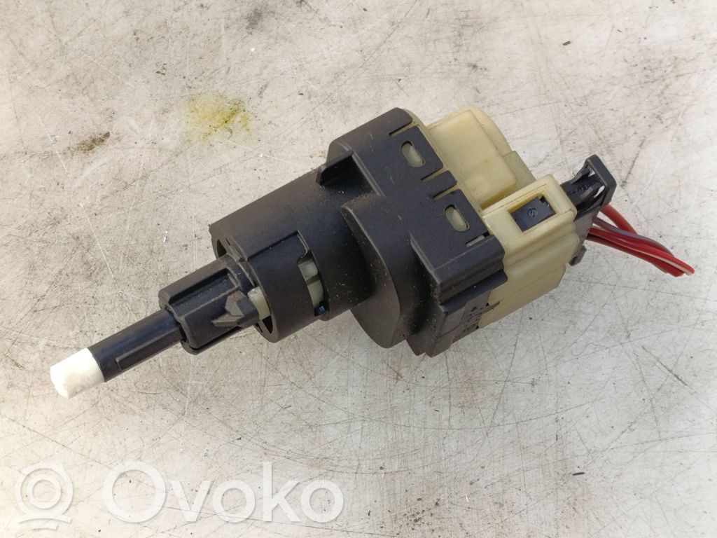 Volkswagen PASSAT B5.5 Jarrupolkimen anturin kytkin 