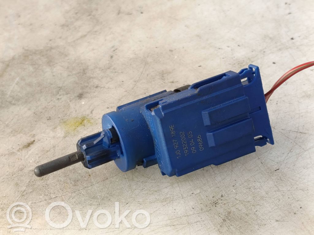 Volkswagen PASSAT B5.5 Brake pedal sensor switch 