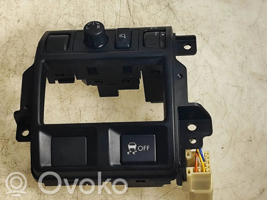 Subaru Legacy Wing mirror switch 