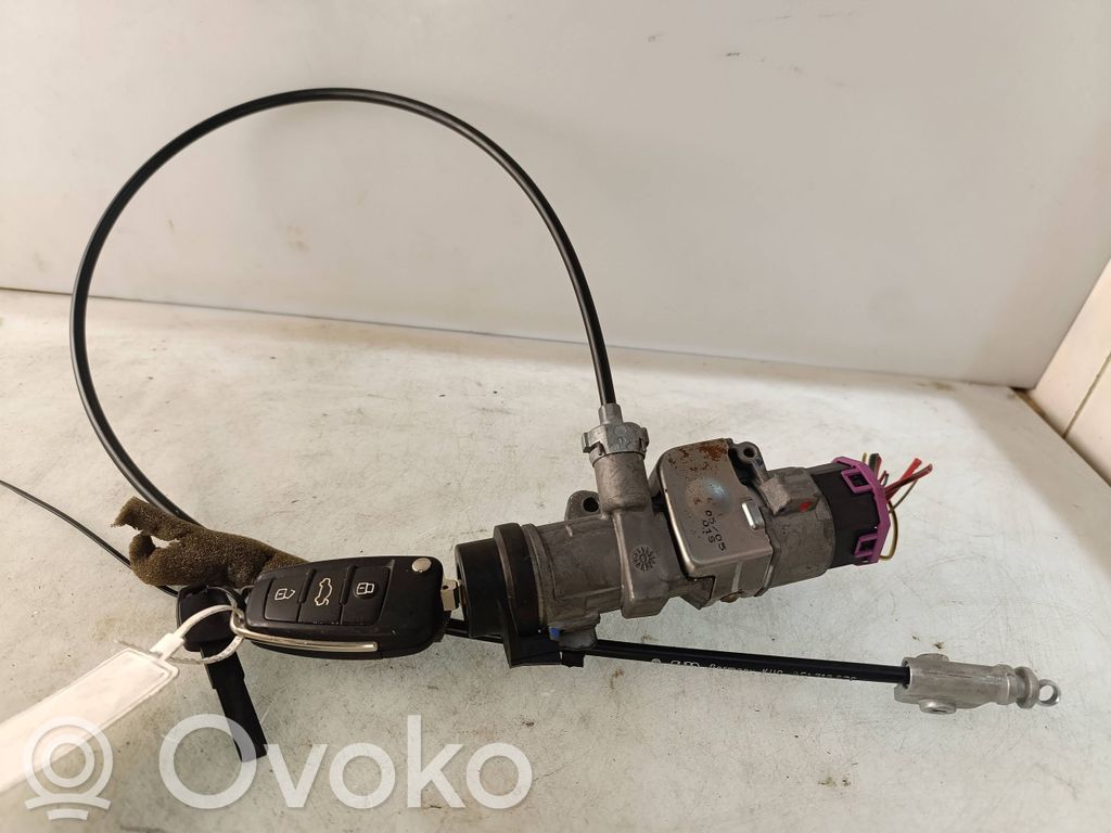 Audi A4 S4 B7 8E 8H Užvedimo spynelė 