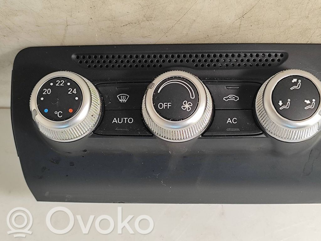Audi A1 Climate control unit 