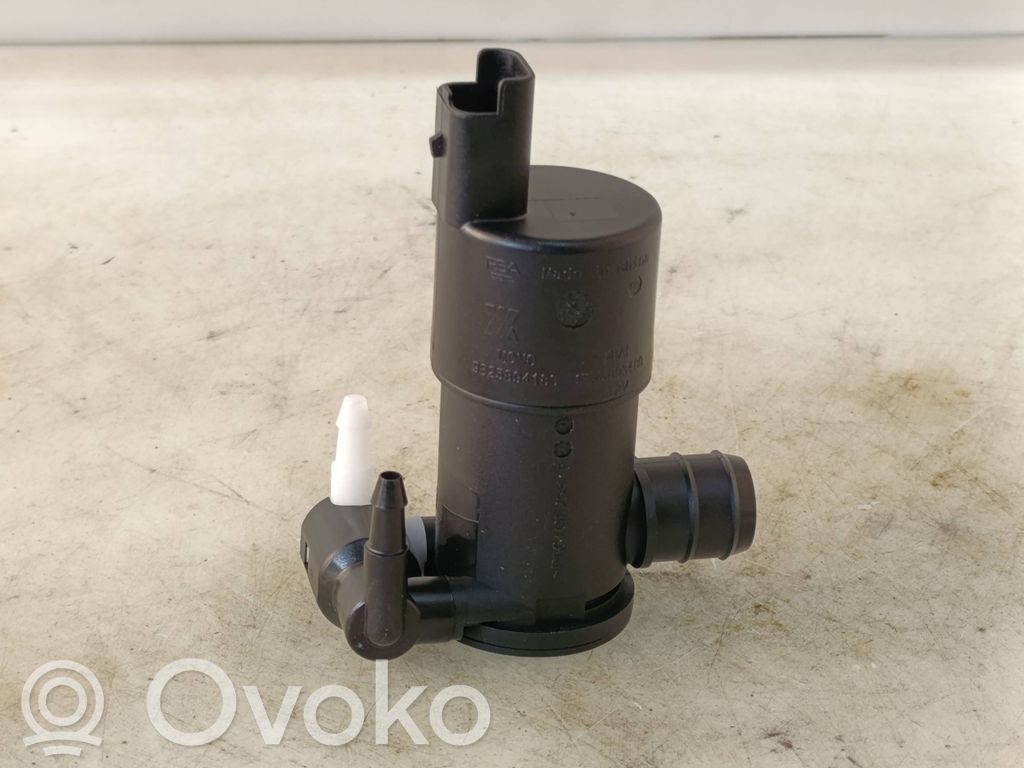 Opel Mokka B Windscreen/windshield washer pump 