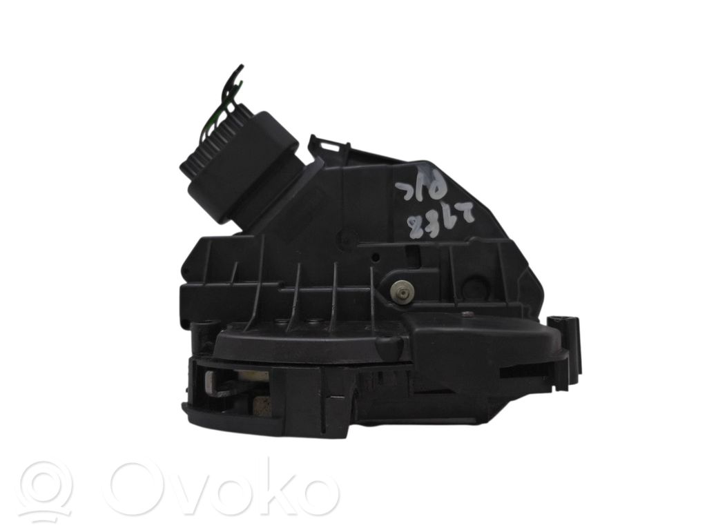 Ford Focus Priekšpusē slēdzene 