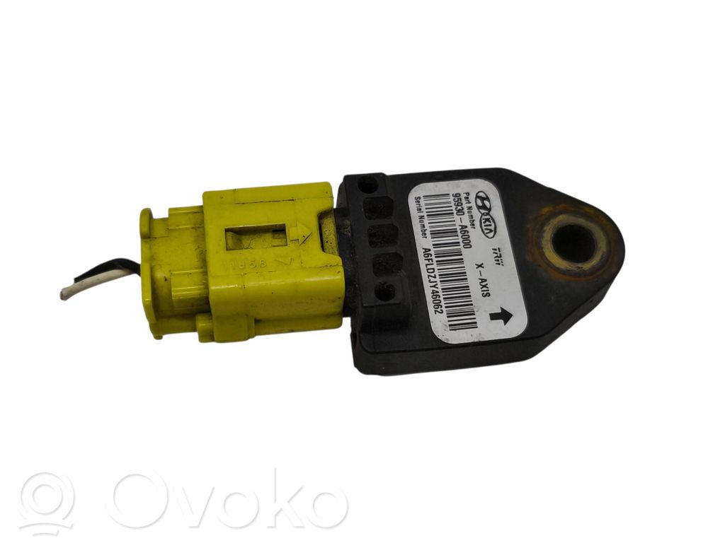 KIA Ceed Airbagsensor Crashsensor Drucksensor 