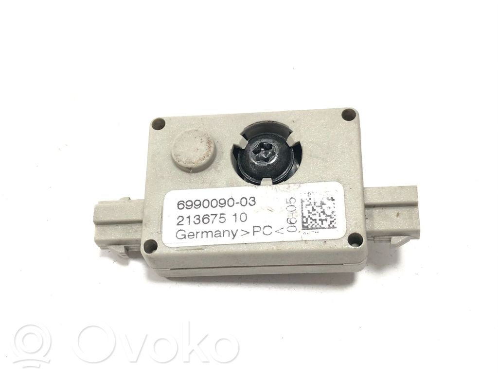 BMW 3 E90 E91 Aerial antenna amplifier 